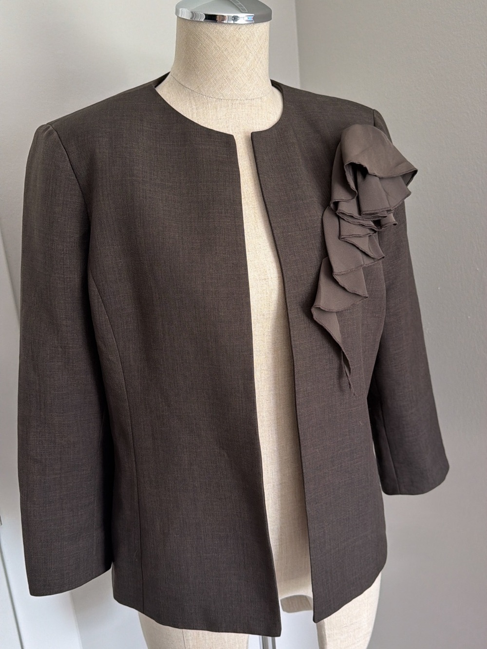Nipon Boutique Women's Brown Solid Collarless Ruffle Lined 3/4 Sleeve Blazer 6